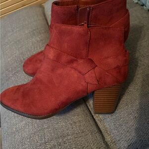Cityclassified Burgundy Ankle Boots